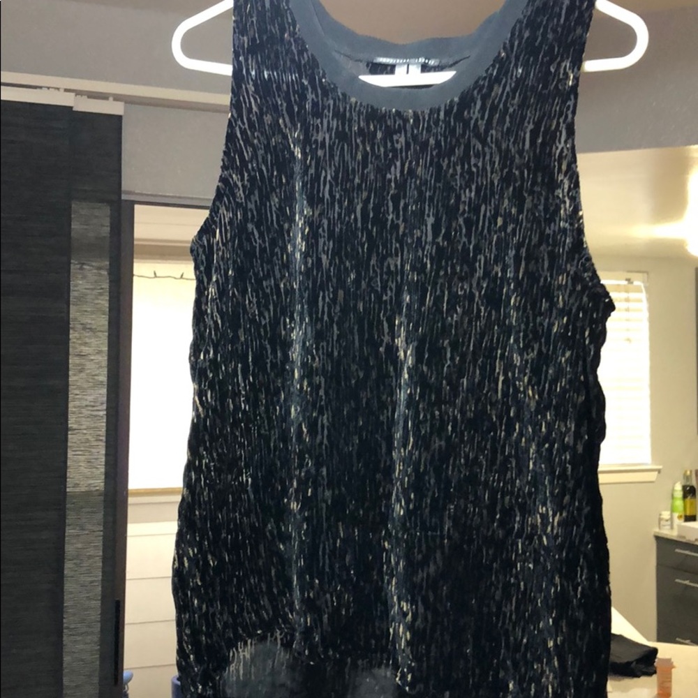 Theysken’s Theory Velvet Top